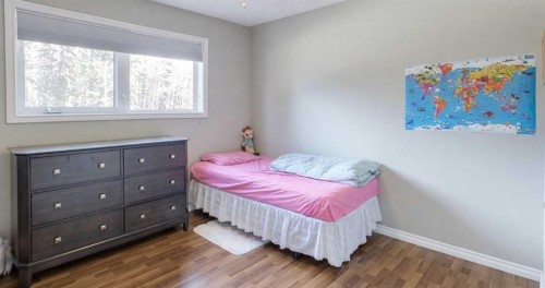 4307 10 Avenue, Edson, AB - Indoor Photo Showing Bedroom