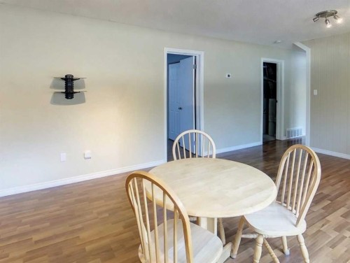 4307 10 Avenue, Edson, AB - Indoor Photo Showing Dining Room