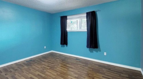 4307 10 Avenue, Edson, AB - Indoor Photo Showing Other Room