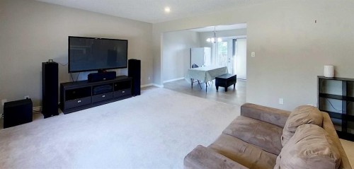 4307 10 Avenue, Edson, AB - Indoor Photo Showing Living Room