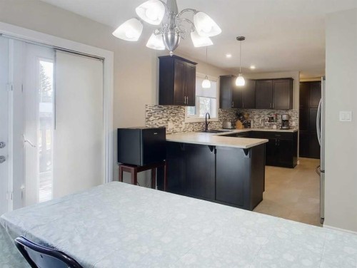 4307 10 Avenue, Edson, AB - Indoor Photo Showing Kitchen With Upgraded Kitchen