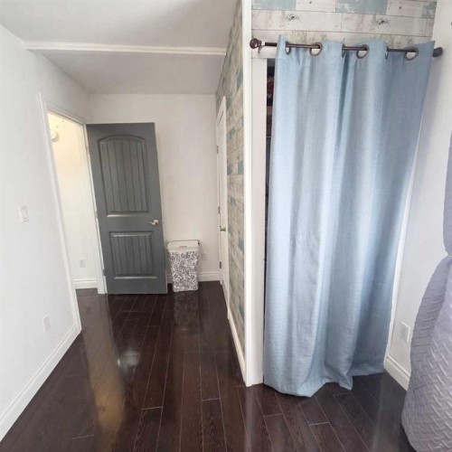 5015 8 Avenue, Edson, AB - Indoor Photo Showing Bathroom