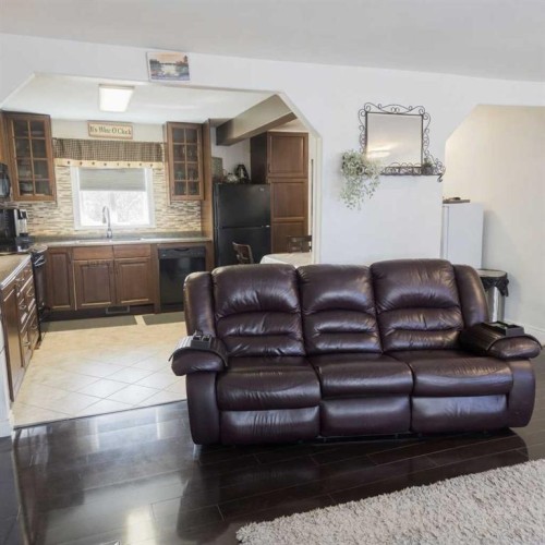 5015 8 Avenue, Edson, AB - Indoor