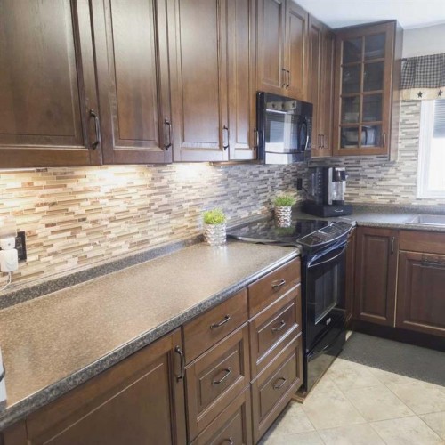 5015 8 Avenue, Edson, AB - Indoor Photo Showing Kitchen