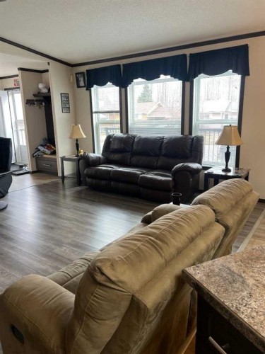 812 5 A Street, Fox Creek, AB - Indoor Photo Showing Living Room