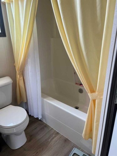 812 5 A Street, Fox Creek, AB - Indoor Photo Showing Bathroom