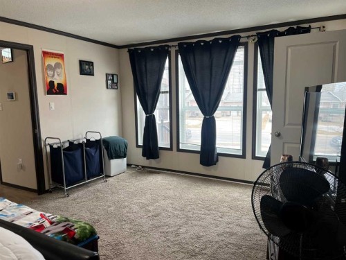 812 5 A Street, Fox Creek, AB - Indoor