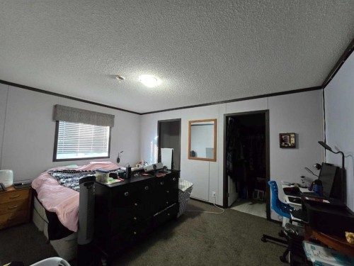 606 52 Street, Edson, AB - Indoor Photo Showing Bedroom