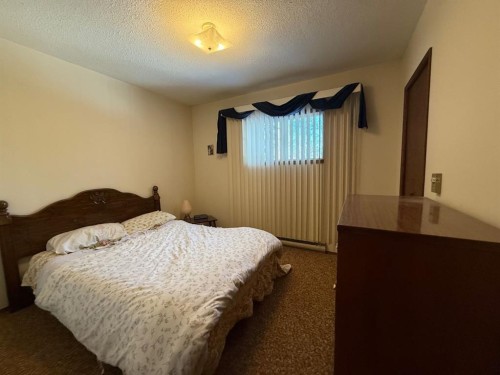 41 Ella Mae Crescent, Whispering Hills, AB - Indoor Photo Showing Bedroom