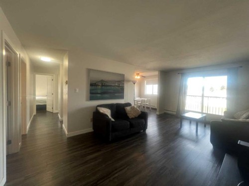 217A-5611 10 Avenue, Edson, AB - Indoor Photo Showing Living Room