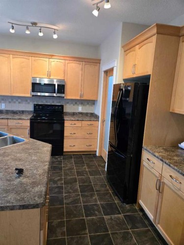 601 3 Street, Fox Creek, AB 