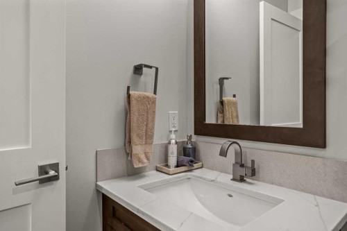 112A-1012 Spring Creek Drive, Canmore, AB - Indoor Photo Showing Bathroom