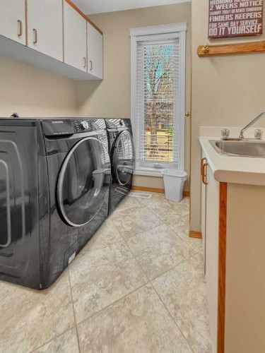 39 Ravine Drive, Whitecourt, AB - Indoor Photo Showing Laundry Room