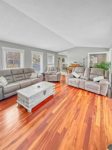 39 Ravine Drive, Whitecourt, AB - Indoor Photo Showing Living Room