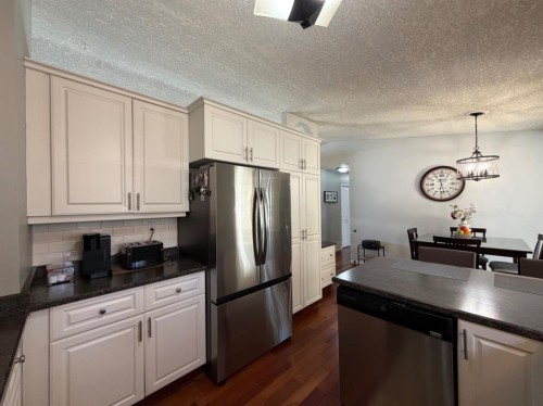 5910 10 Avenue, Edson, AB - Indoor Photo Showing Kitchen
