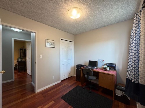 5910 10 Avenue, Edson, AB - Indoor Photo Showing Office