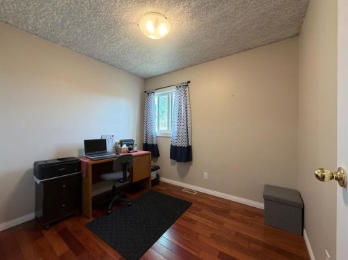 5910 10 Avenue, Edson, AB - Indoor Photo Showing Office