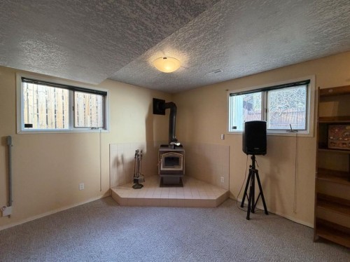 5910 10 Avenue, Edson, AB - Indoor