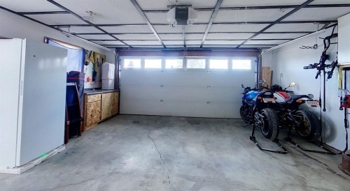 5910 10 Avenue, Edson, AB - Indoor Photo Showing Garage
