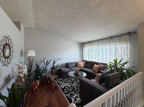 5910 10 Avenue, Edson, AB - Indoor Photo Showing Other Room