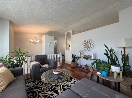 5910 10 Avenue, Edson, AB - Indoor Photo Showing Living Room
