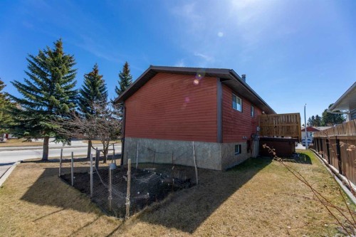 548 Mountain Street, Hinton, AB - Outdoor With Exterior
