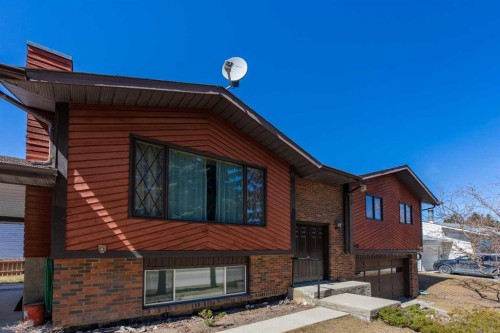 548 Mountain Street, Hinton, AB - Outdoor With Exterior