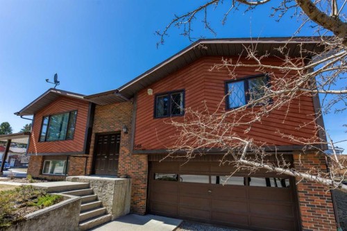 548 Mountain Street, Hinton, AB - Outdoor