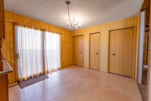 548 Mountain Street, Hinton, AB - Indoor Photo Showing Other Room