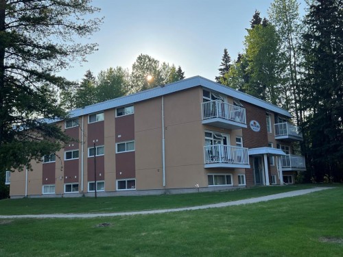 6-506 41 Street, Edson, AB - Outdoor