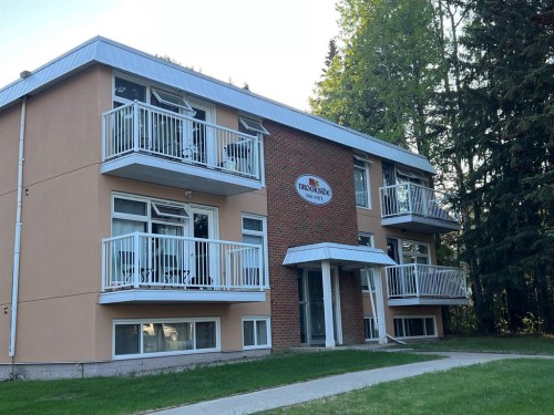 6-506 41 Street  Edson, AB T7E 1A2