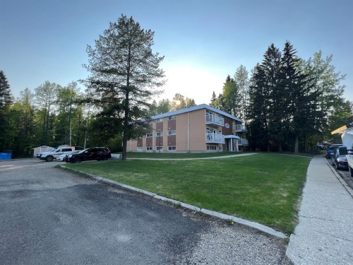 6-506 41 Street, Edson, AB - Outdoor