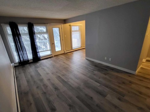6-506 41 Street, Edson, AB - Indoor Photo Showing Other Room