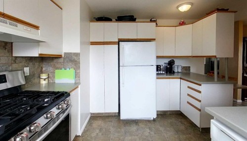 4347 9Th Avenue, Edson, AB - Indoor Photo Showing Kitchen