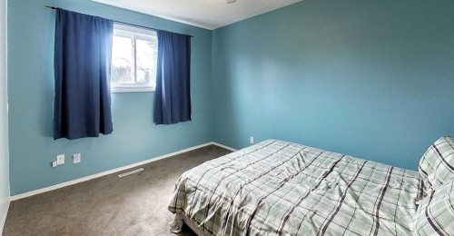 4347 9Th Avenue, Edson, AB - Indoor Photo Showing Bedroom