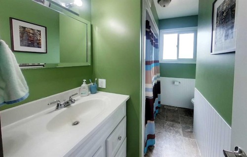 4347 9Th Avenue, Edson, AB - Indoor Photo Showing Bathroom