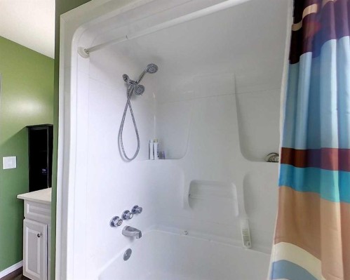 4347 9Th Avenue, Edson, AB - Indoor Photo Showing Bathroom