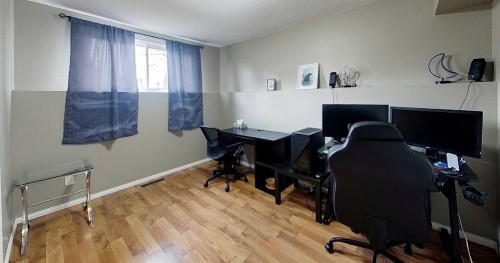 4347 9Th Avenue, Edson, AB - Indoor Photo Showing Office