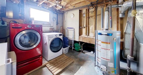 4347 9Th Avenue, Edson, AB - Indoor Photo Showing Laundry Room
