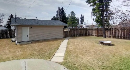 4347 9Th Avenue, Edson, AB - Outdoor