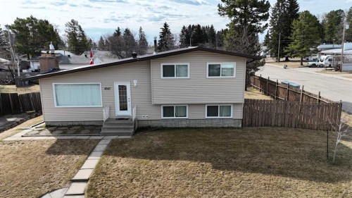 4347 9Th Avenue, Edson, AB - Outdoor