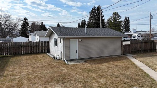 4347 9Th Avenue, Edson, AB - Outdoor