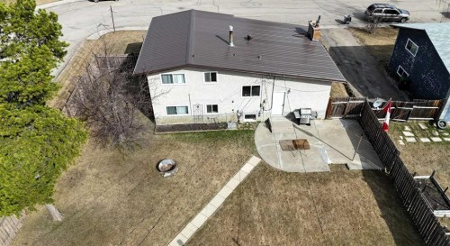 4347 9Th Avenue, Edson, AB - Outdoor