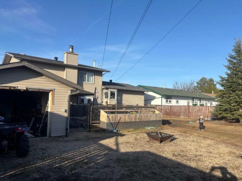 501 7 Avenue, Fox Creek, AB - Outdoor