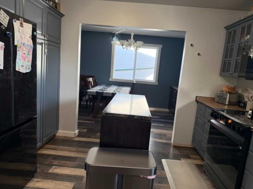 501 7 Avenue, Fox Creek, AB - Indoor
