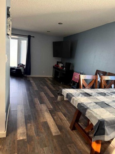 501 7 Avenue, Fox Creek, AB - Indoor