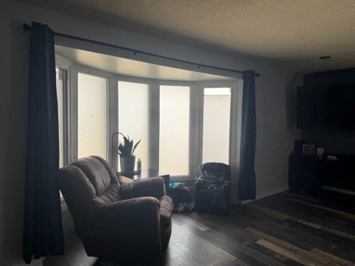 501 7 Avenue, Fox Creek, AB - Indoor