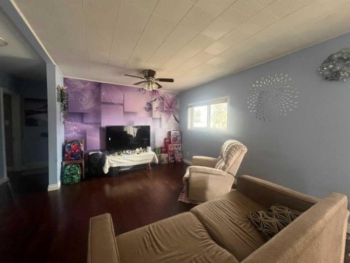 4238 5 Avenue, Edson, AB - Indoor