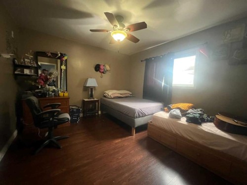 4238 5 Avenue, Edson, AB - Indoor Photo Showing Bedroom