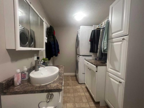 4238 5 Avenue, Edson, AB - Indoor Photo Showing Bathroom